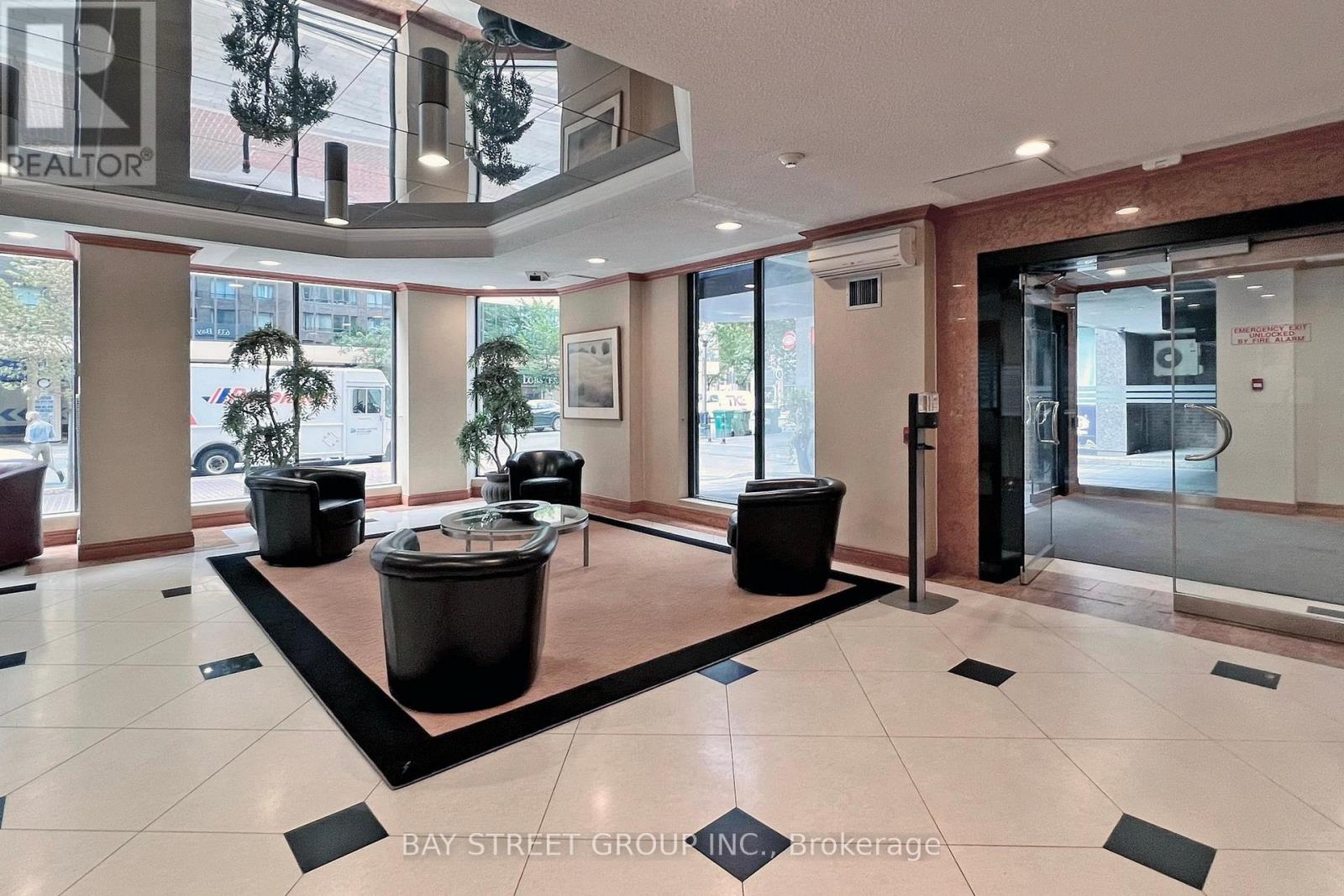 Photo 7 of 601 633 Bay Street, Toronto ON