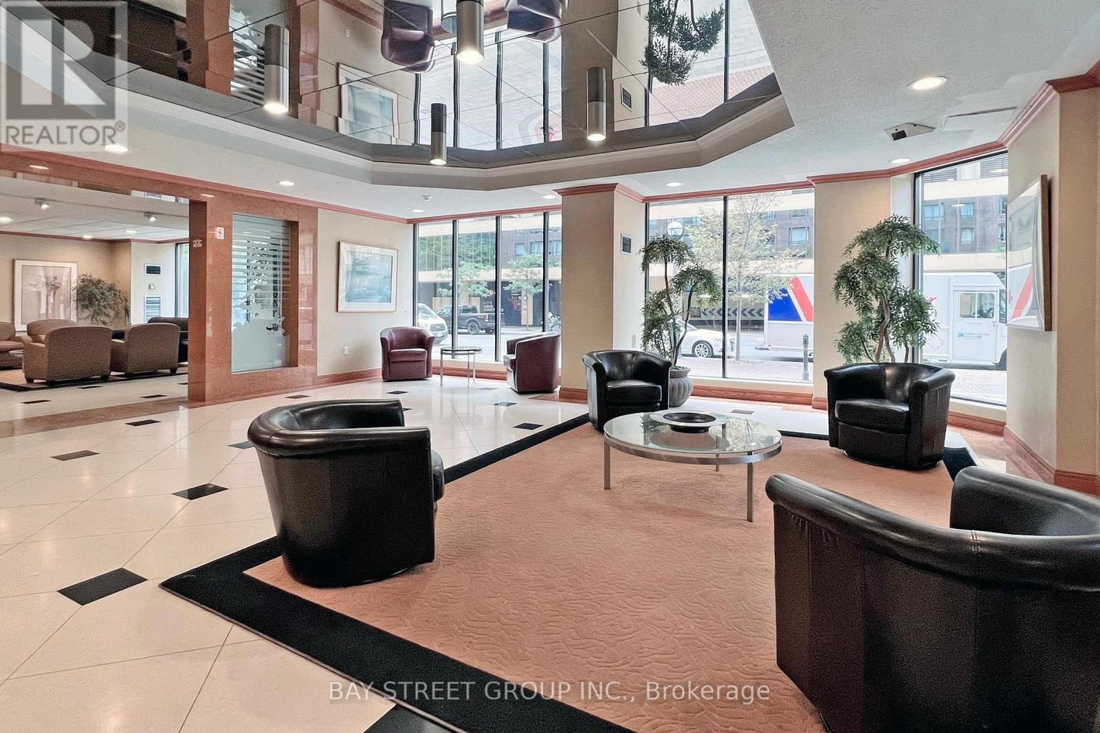 Photo 8 of 601 633 Bay Street, Toronto ON