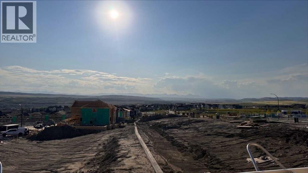 Photo 2 of 16 Heritage Link, Cochrane AB