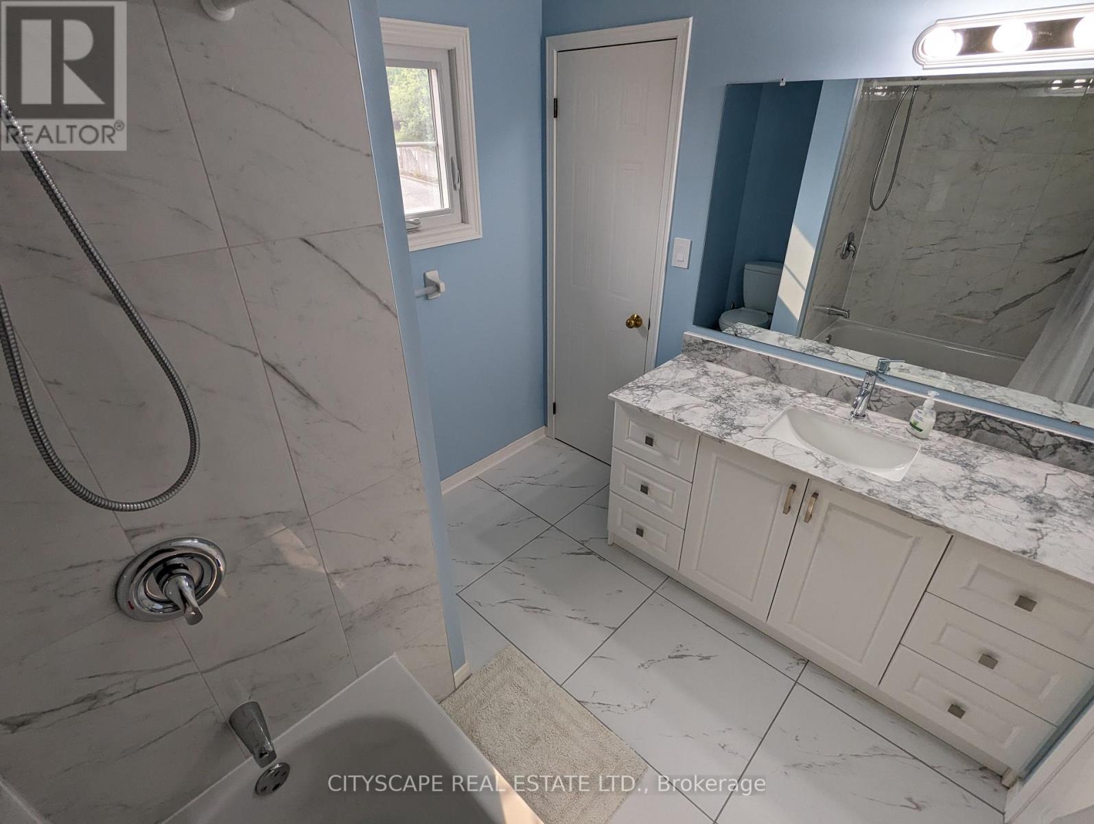 Photo 22 of 17 250 Keats Way, Waterloo ON