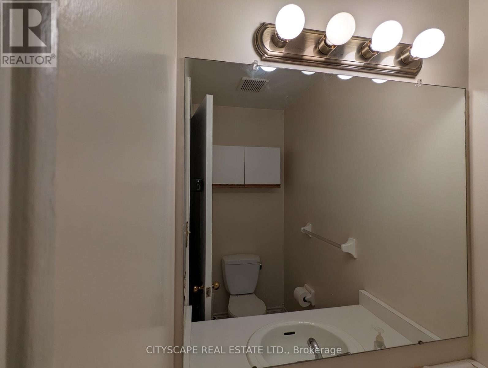 Photo 11 of 17 250 Keats Way, Waterloo ON