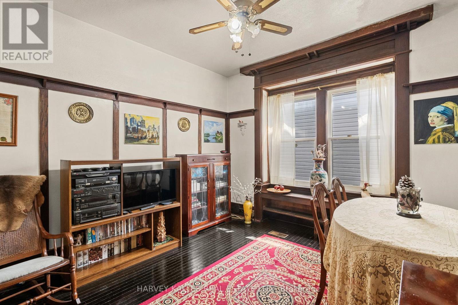 Photo 13 of 22 Seymour Avenue, Toronto ON
