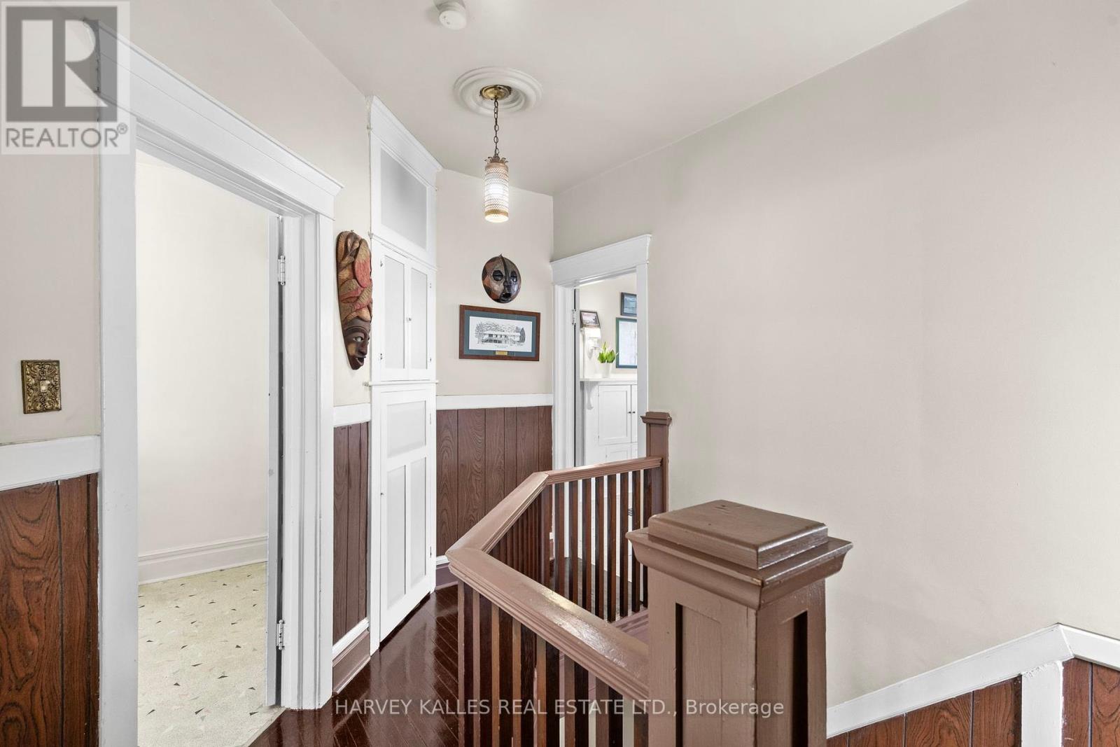 Photo 17 of 22 Seymour Avenue, Toronto ON