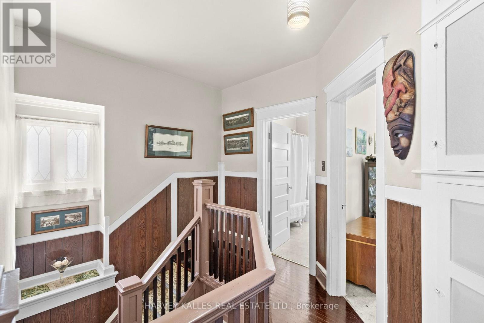Photo 18 of 22 Seymour Avenue, Toronto ON