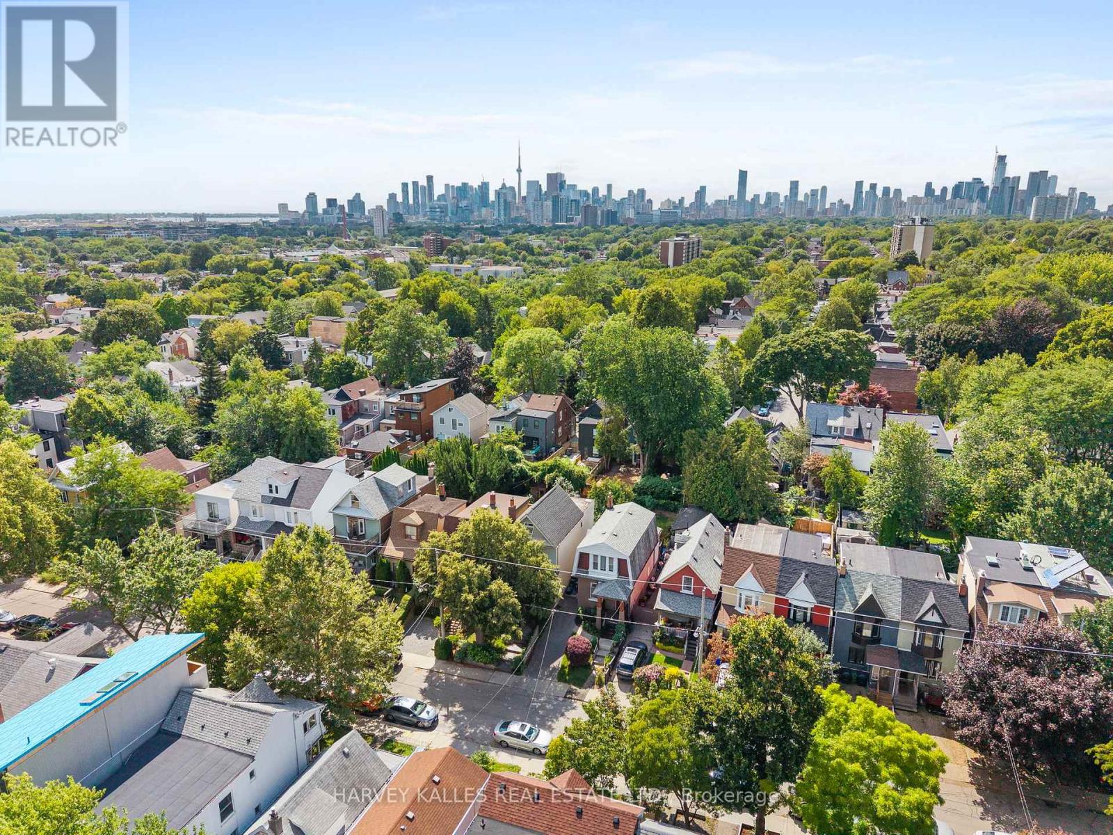 Photo 2 of 22 Seymour Avenue, Toronto ON