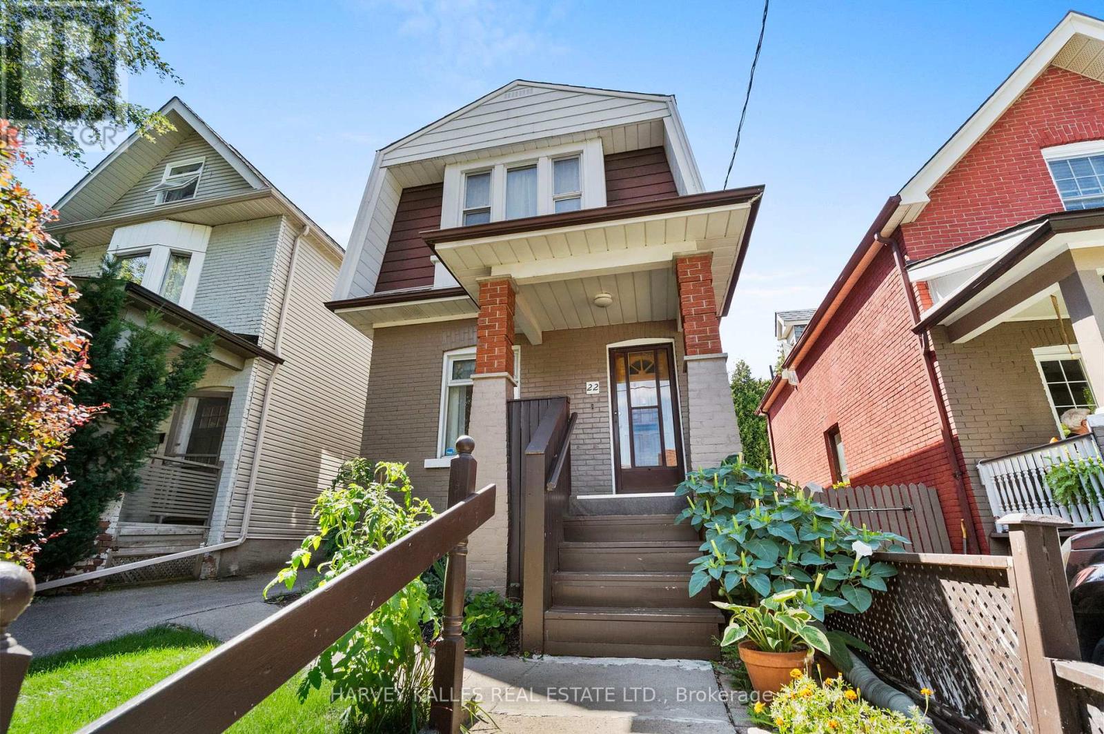 Photo 4 of 22 Seymour Avenue, Toronto ON
