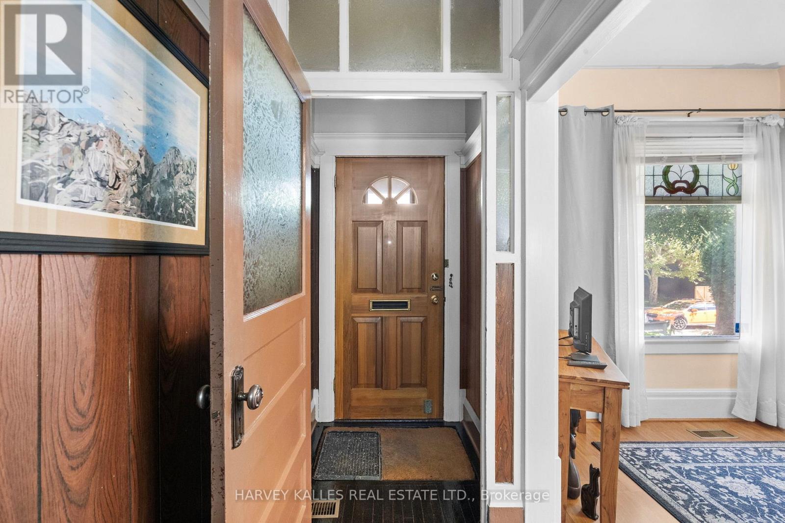 Photo 6 of 22 Seymour Avenue, Toronto ON
