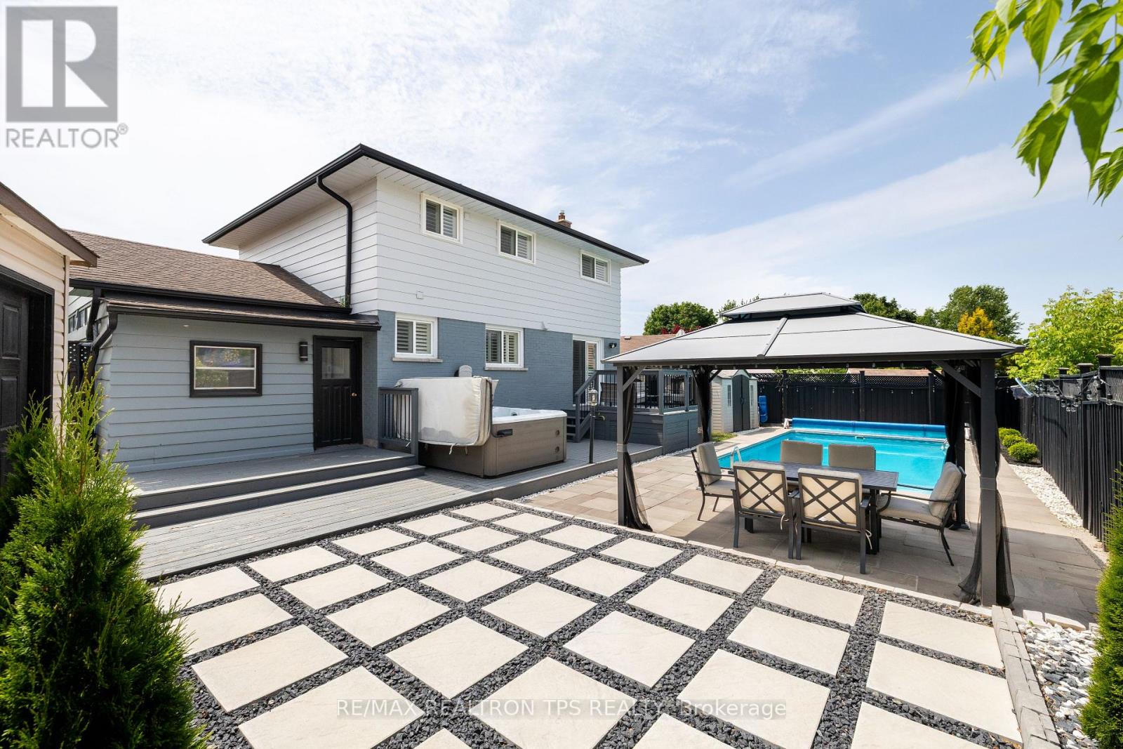 Photo 32 of 58 Oriole Court, Oshawa ON