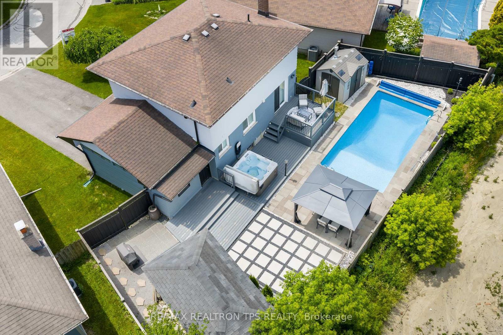 Photo 37 of 58 Oriole Court, Oshawa ON