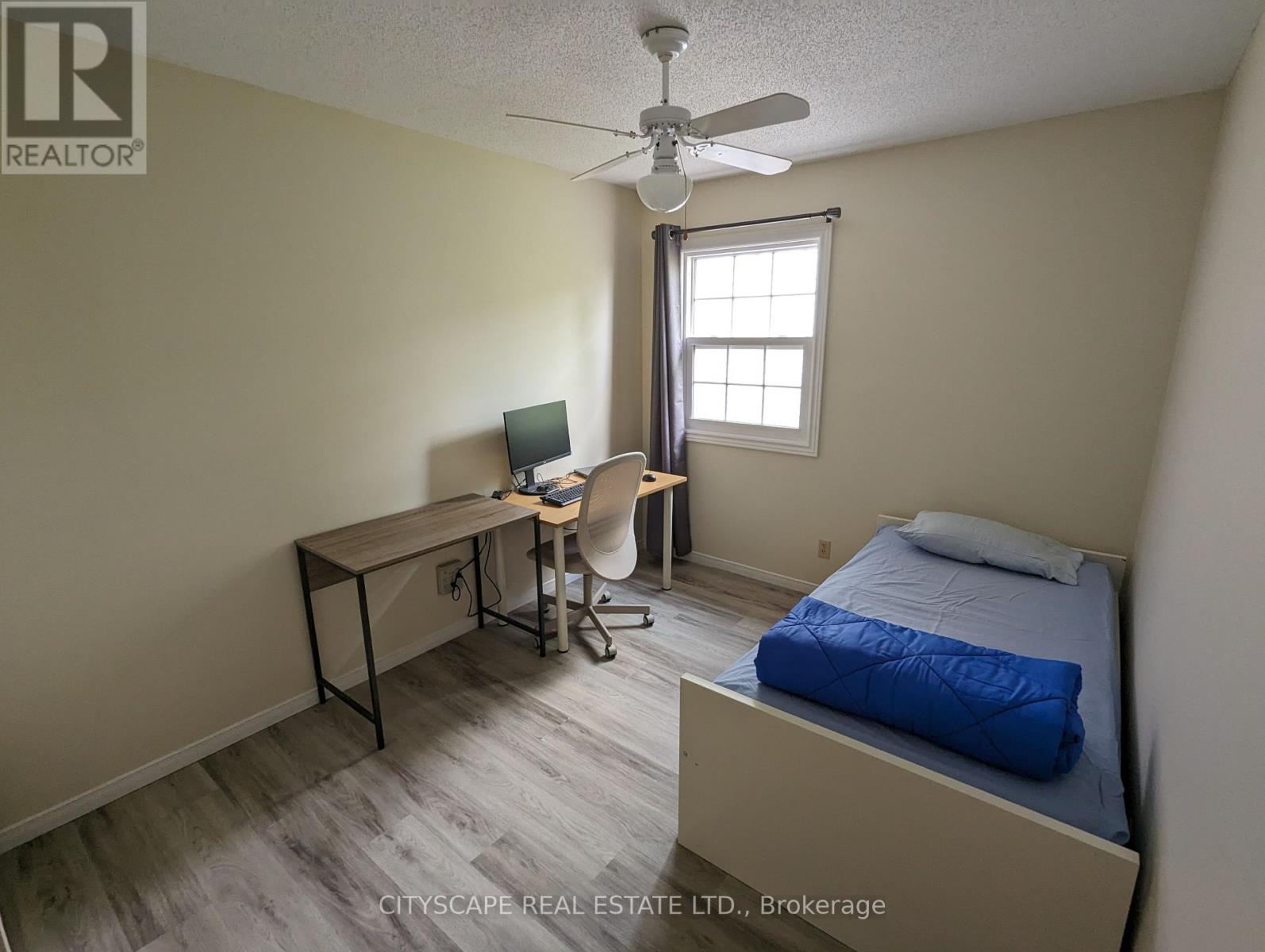 Photo 16 of 17 250 Keats Way, Waterloo ON