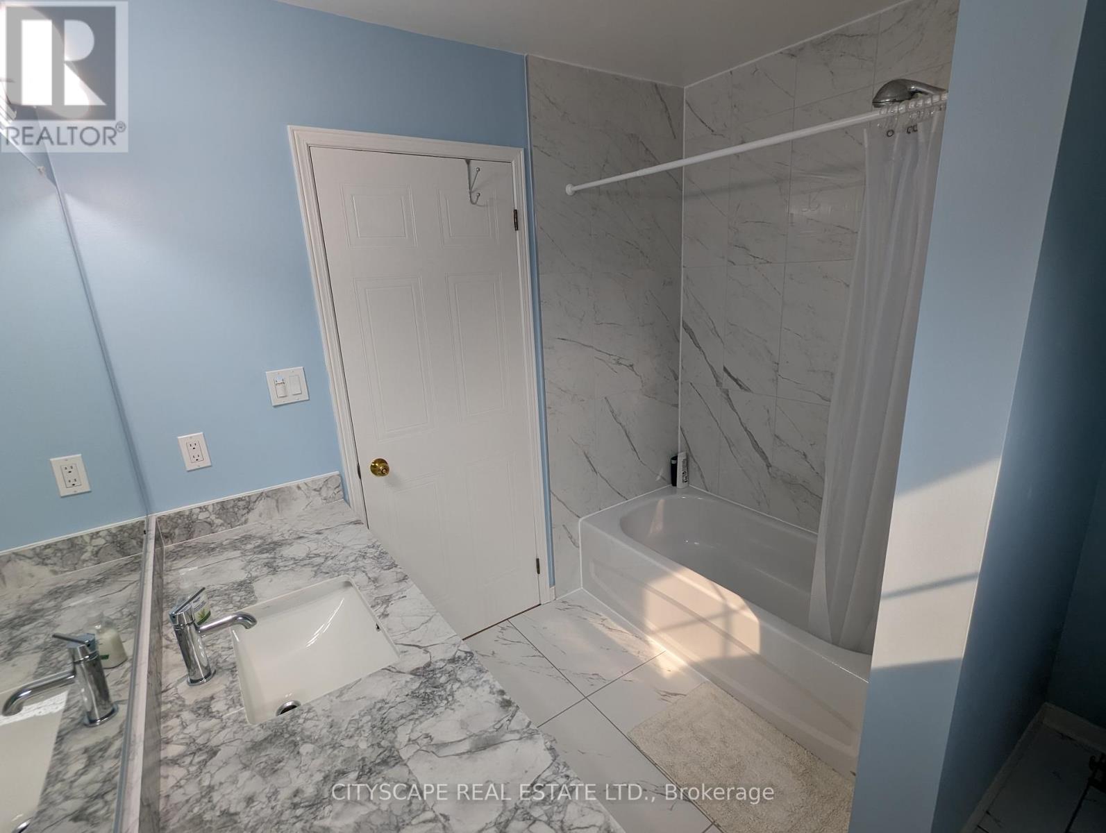 Photo 20 of 17 250 Keats Way, Waterloo ON
