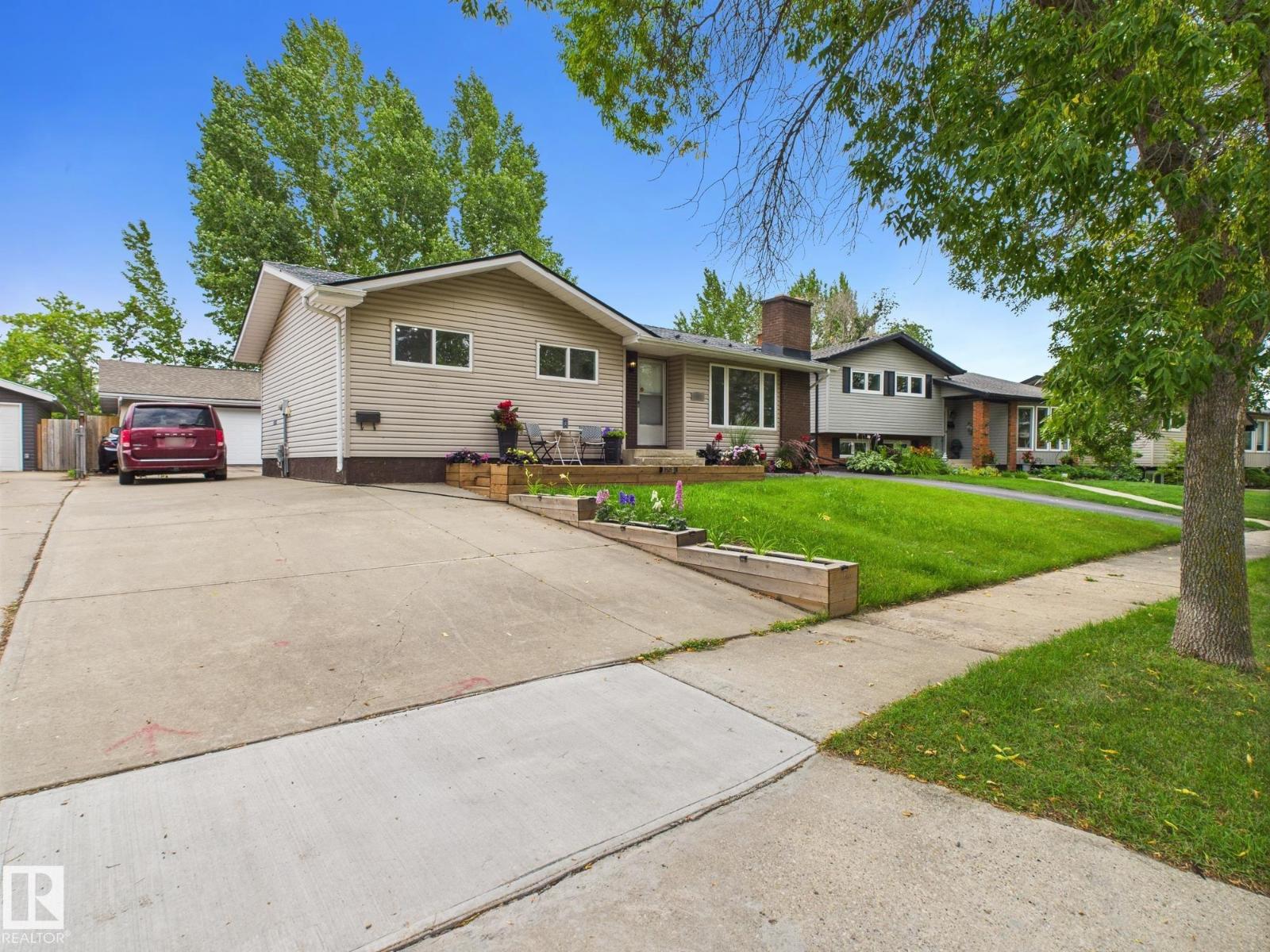 Photo 6 of 8525 92 Av, Fort Saskatchewan AB