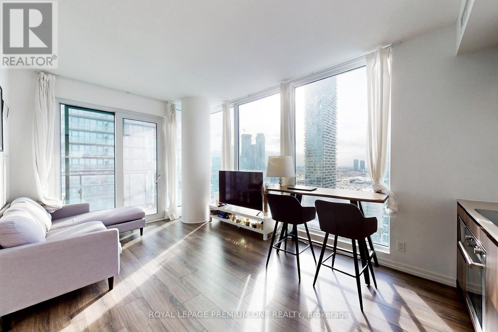 Photo 11 of 1810 1000 Portage Parkway, Vaughan ON