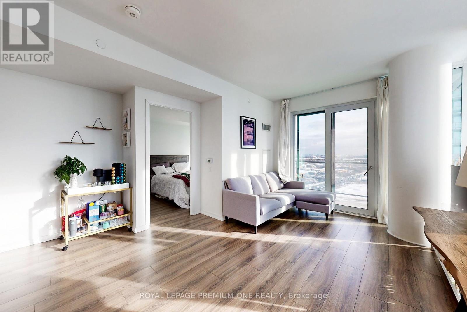 Photo 15 of 1810 1000 Portage Parkway, Vaughan ON