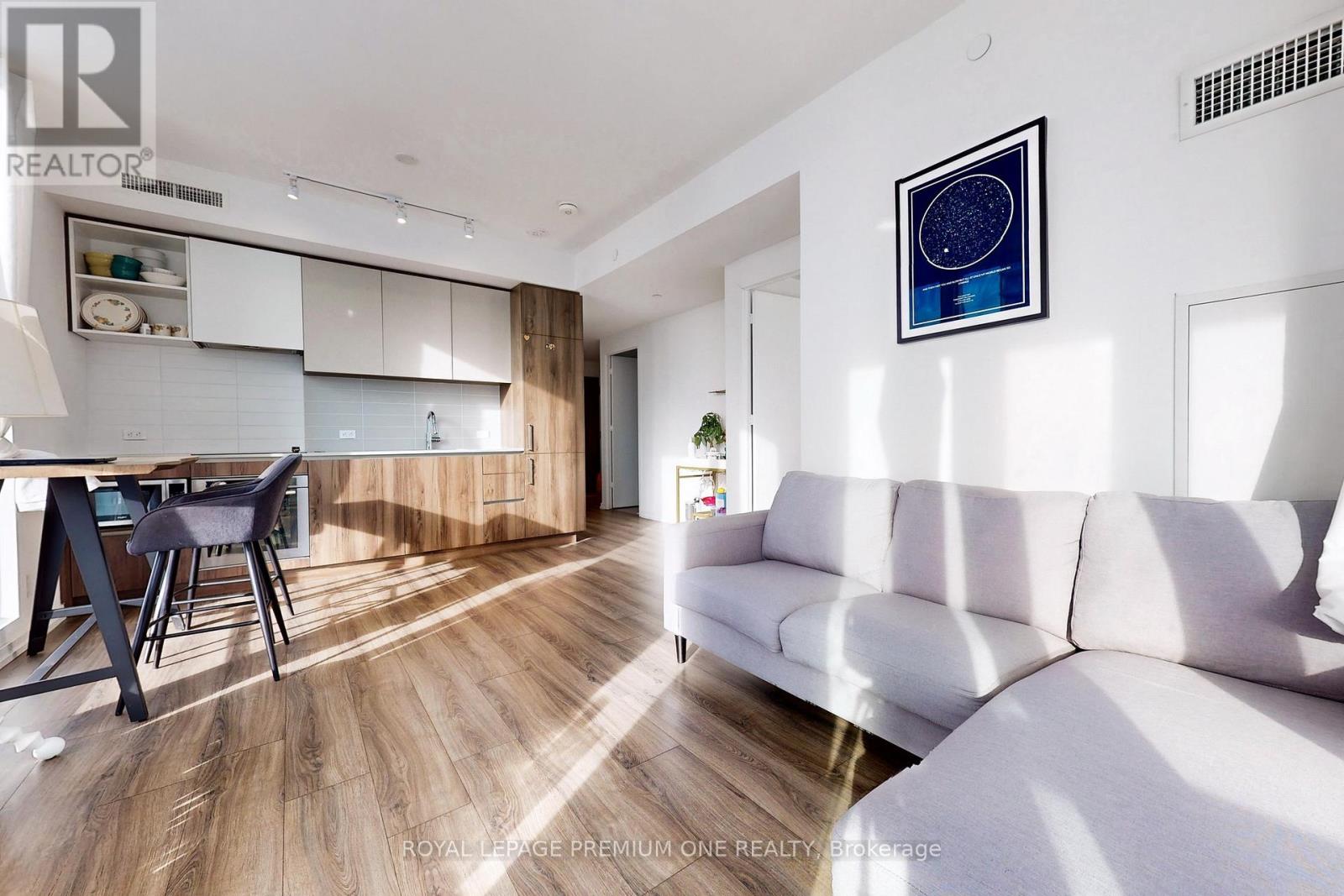 Photo 17 of 1810 1000 Portage Parkway, Vaughan ON