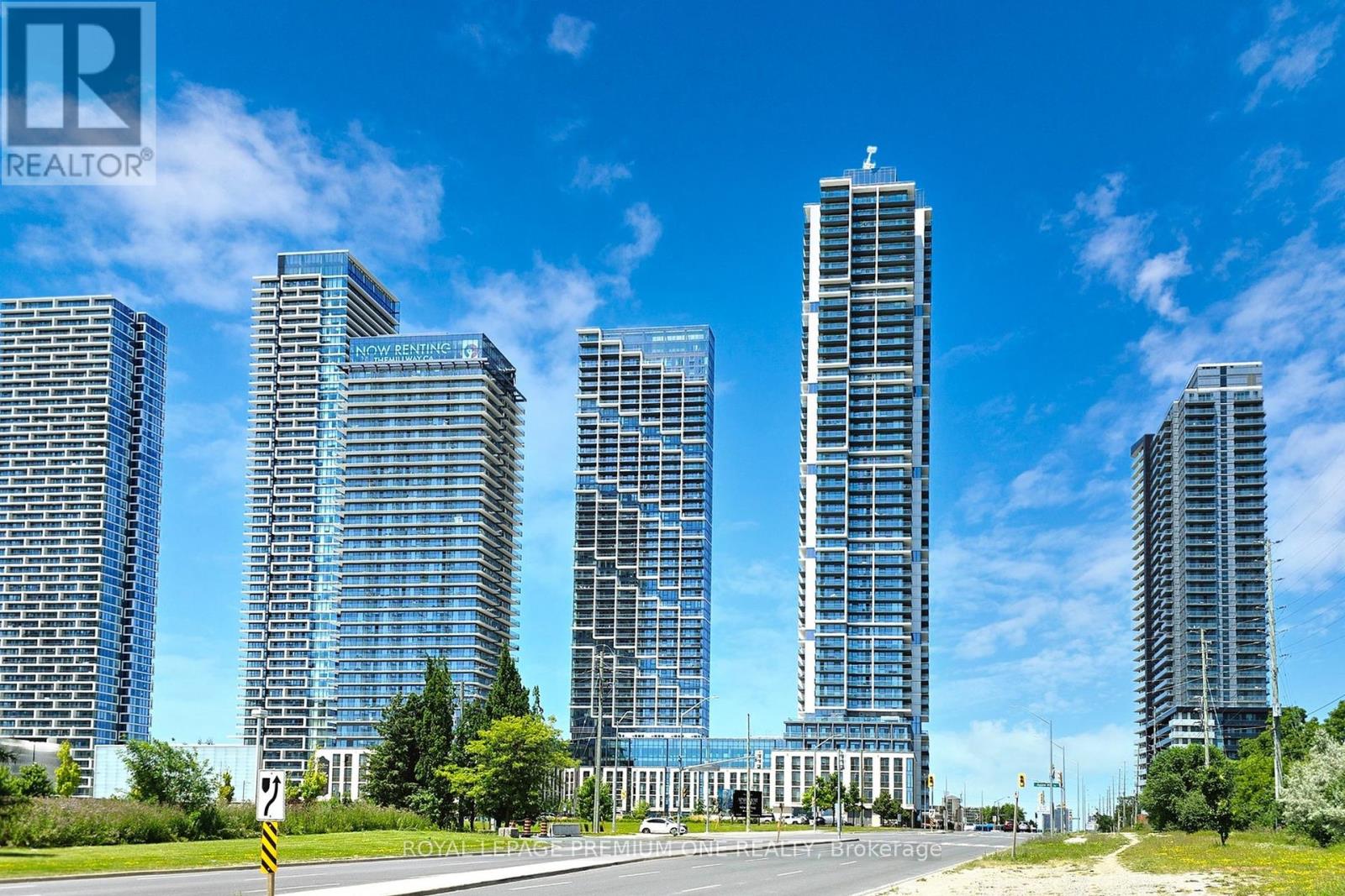 Photo 2 of 1810 1000 Portage Parkway, Vaughan ON