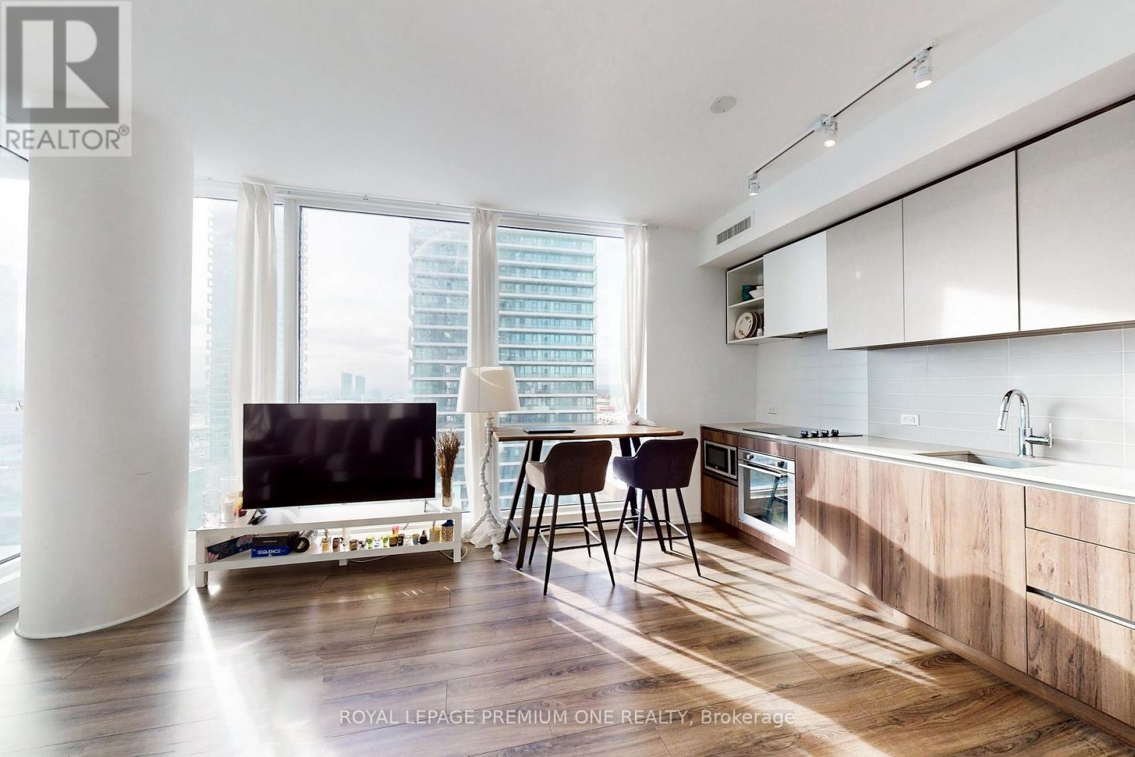 Photo 20 of 1810 1000 Portage Parkway, Vaughan ON