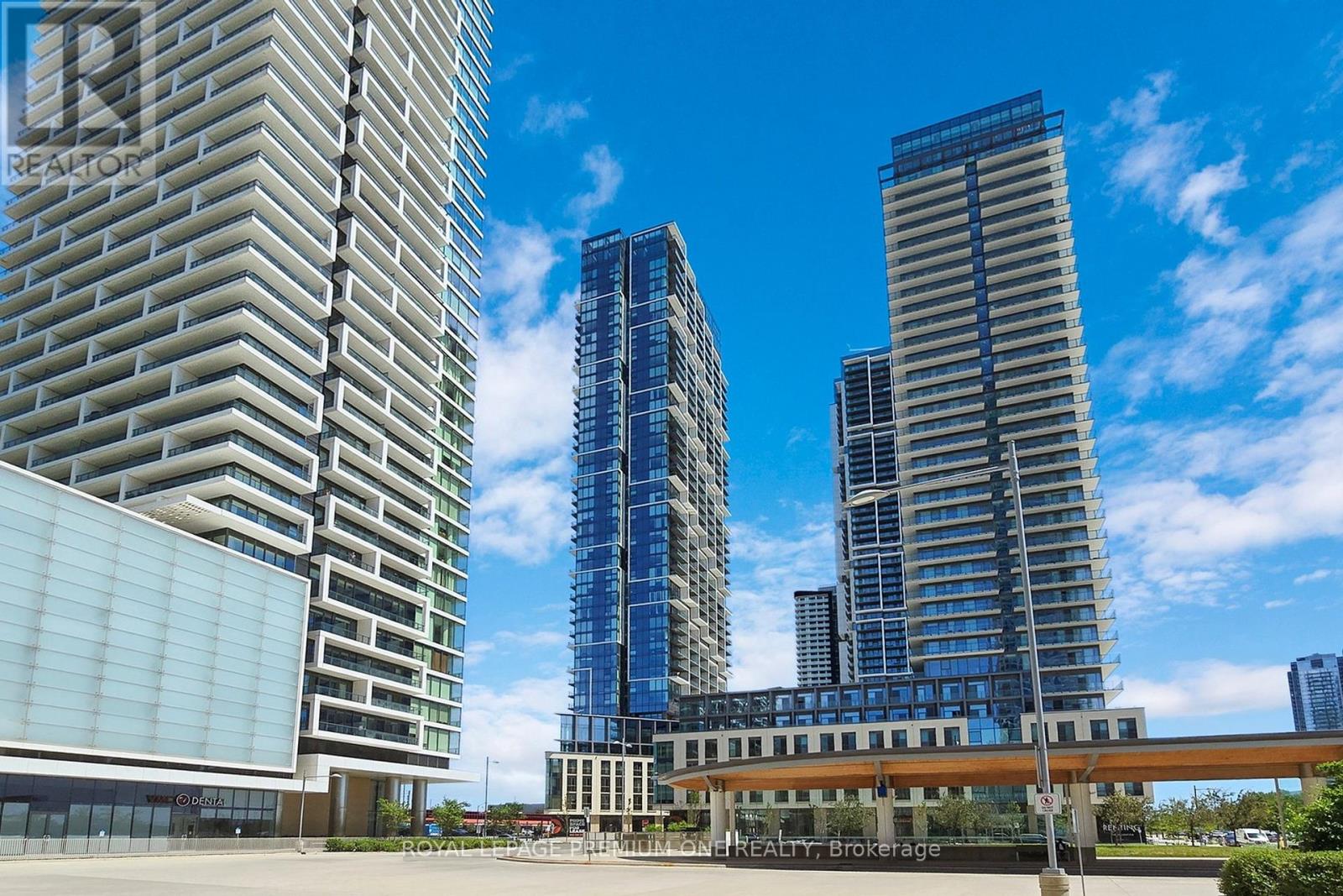Photo 3 of 1810 1000 Portage Parkway, Vaughan ON