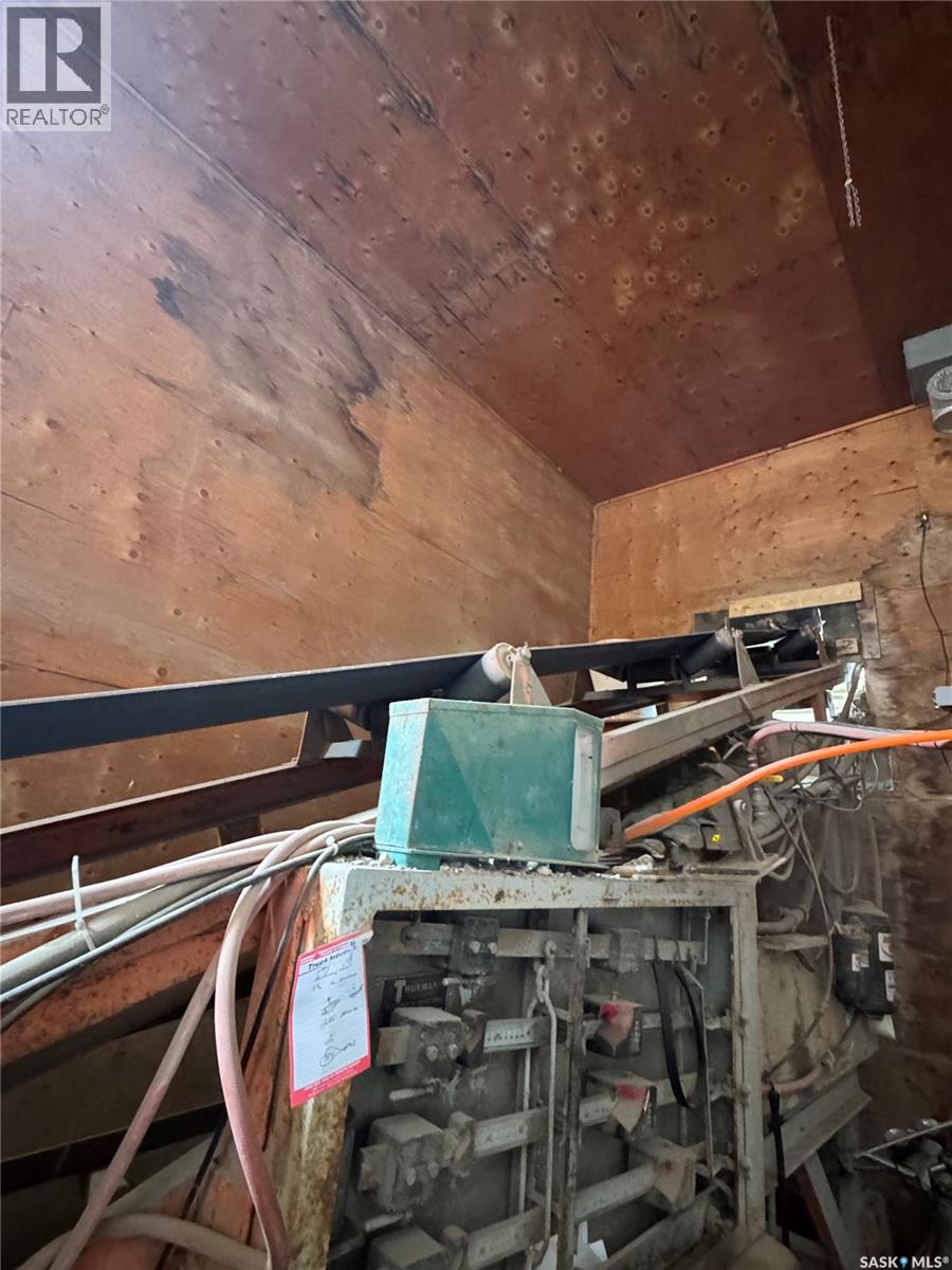 1124 Industrial DRIVE — photo 20