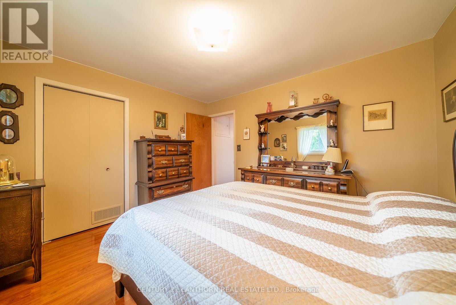 Photo 16 of 308 Catalina Drive, Quinte West ON