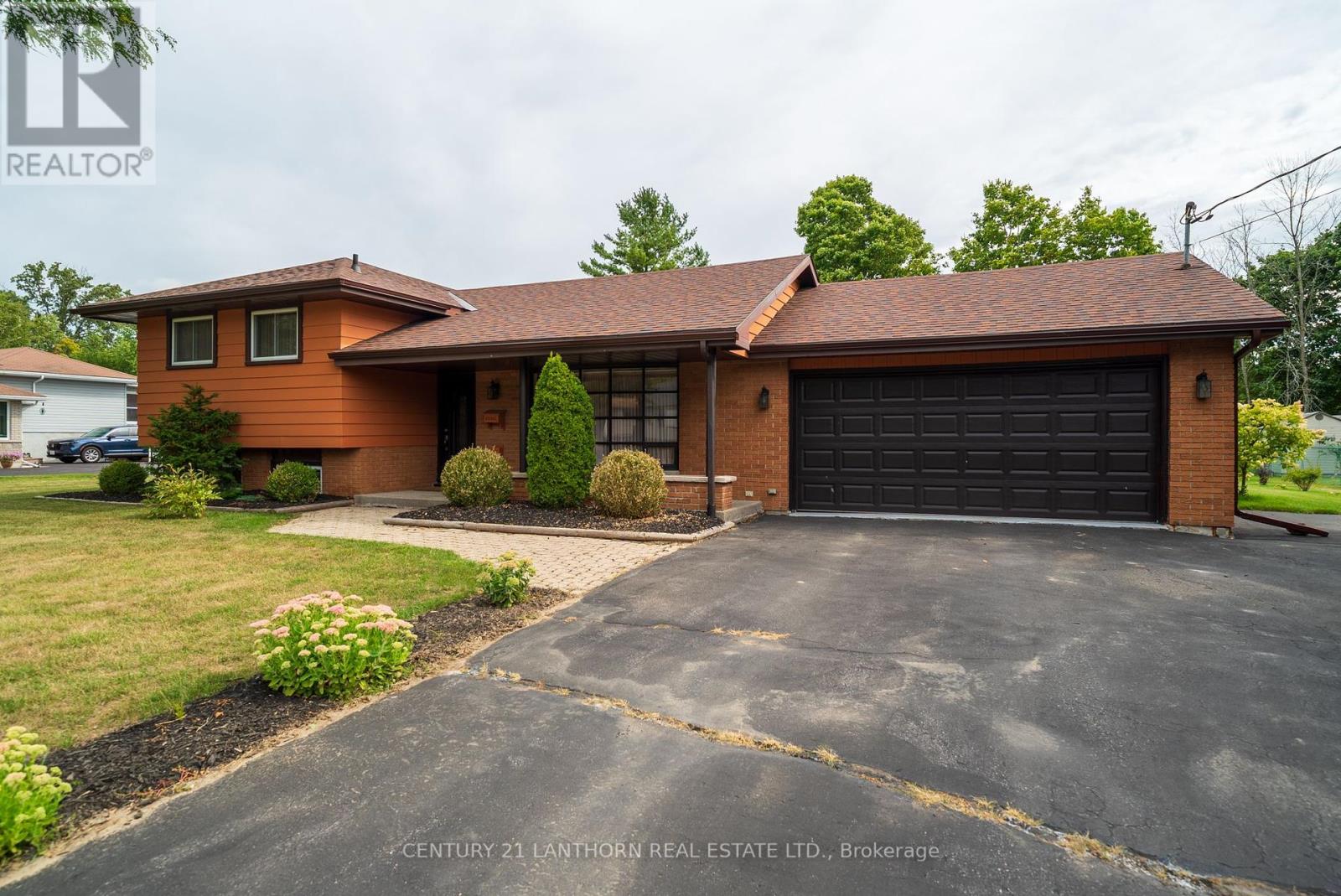 Photo 2 of 308 Catalina Drive, Quinte West ON