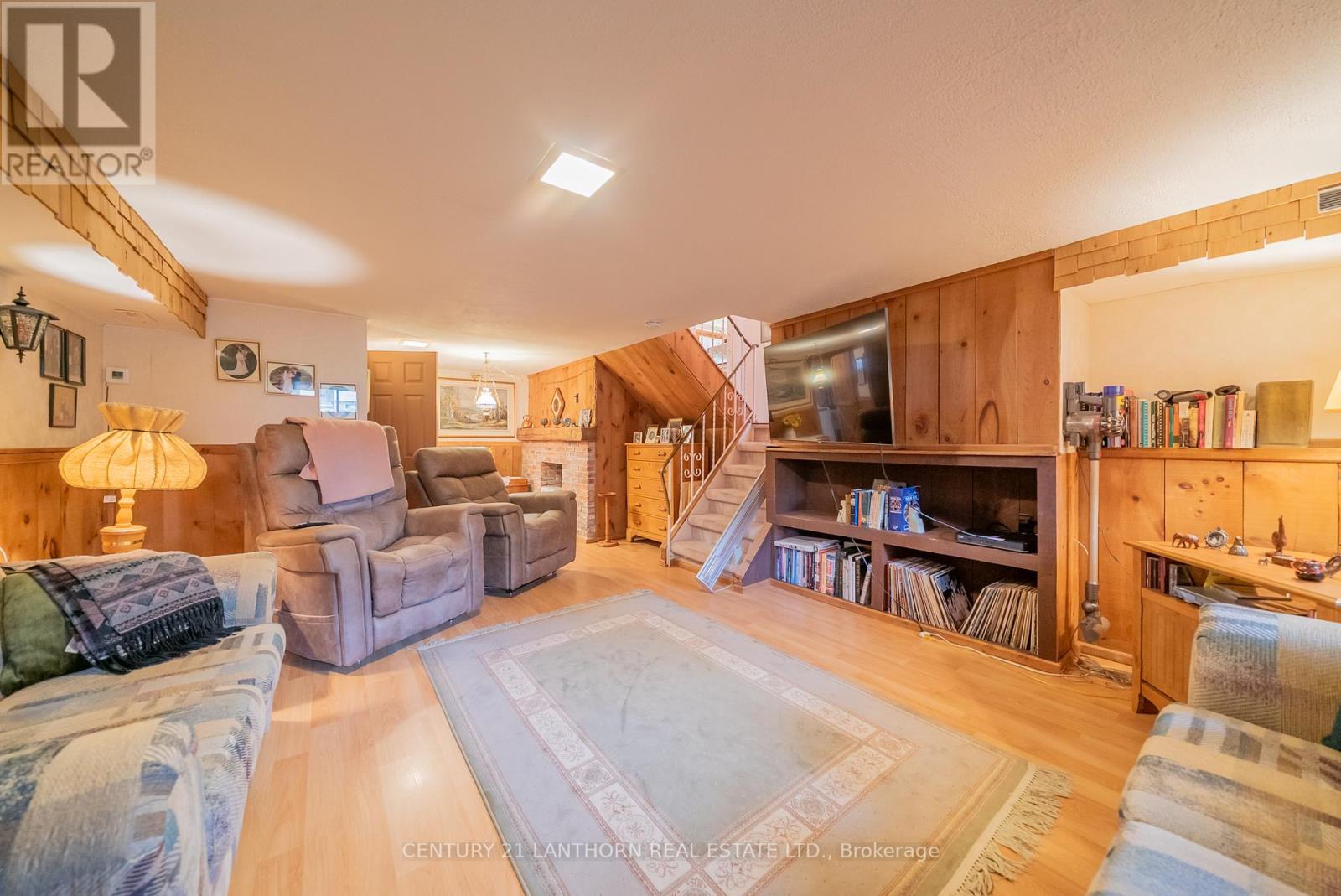 Photo 25 of 308 Catalina Drive, Quinte West ON