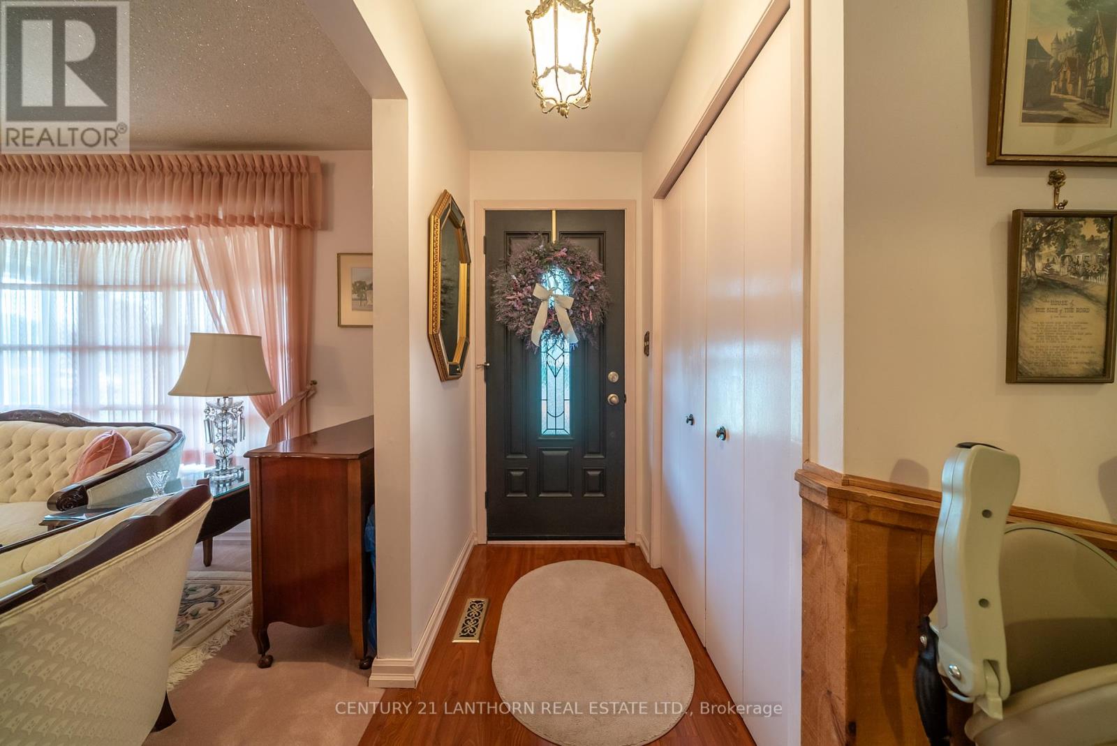 Photo 5 of 308 Catalina Drive, Quinte West ON