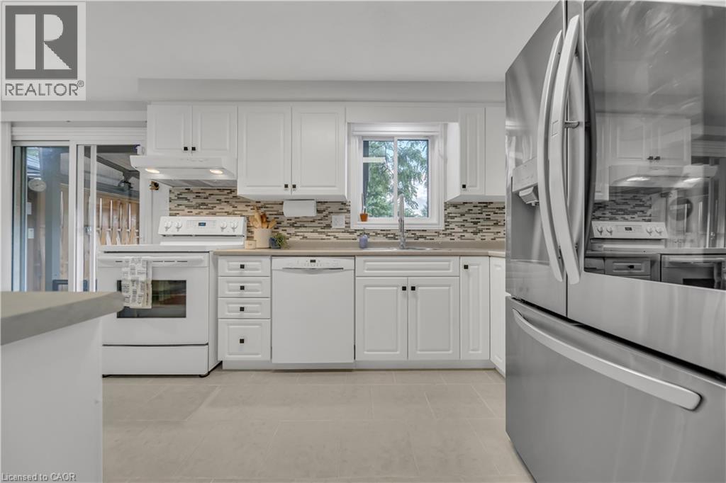 Photo 8 of 477 Strasburg Road, Kitchener ON