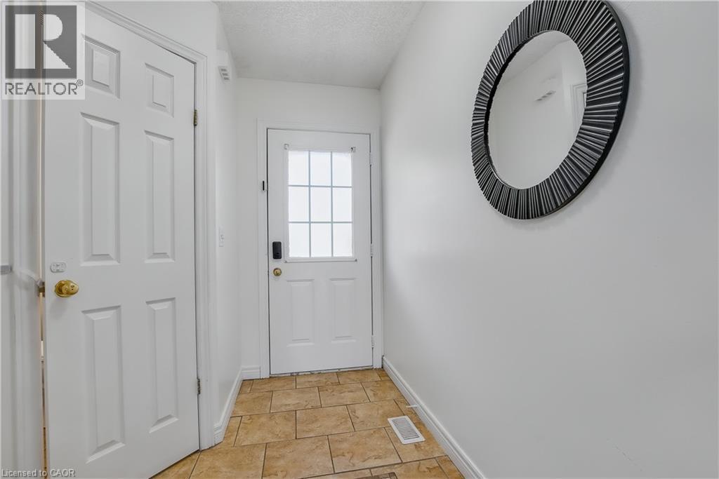 Photo 4 of 606 Brandenburg Boulevard, Waterloo ON
