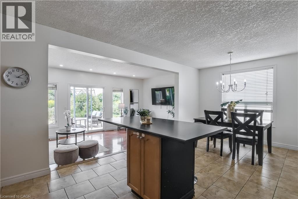 Photo 9 of 606 Brandenburg Boulevard, Waterloo ON