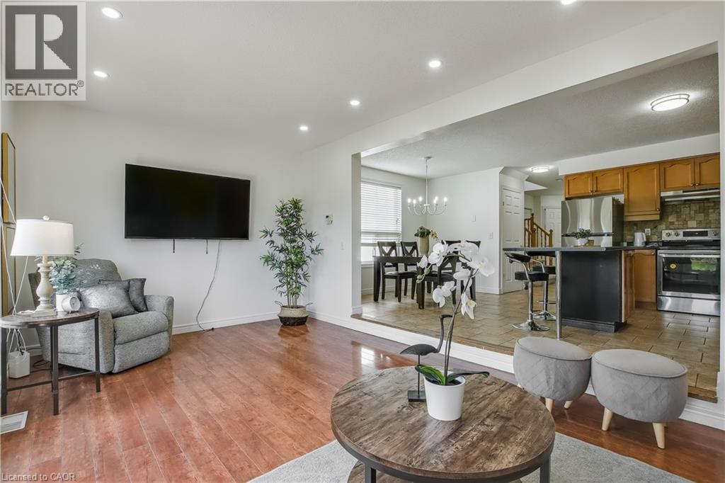 Photo 13 of 606 Brandenburg Boulevard, Waterloo ON