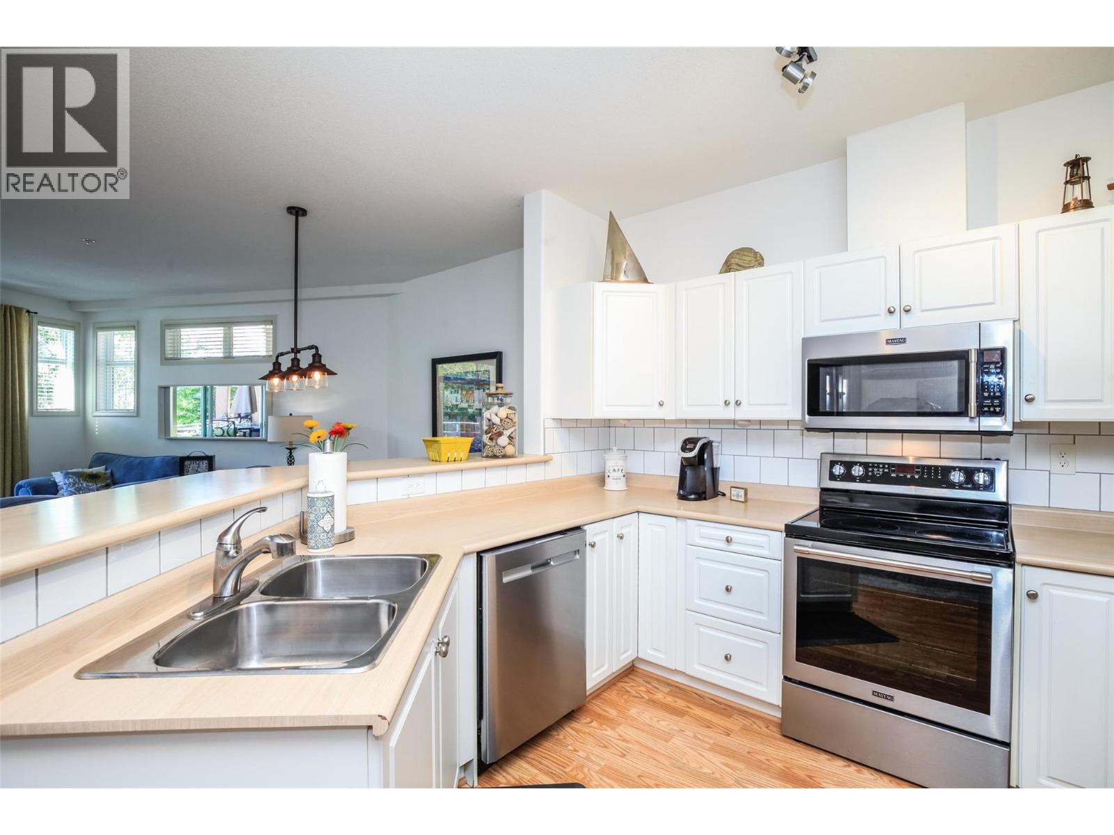Photo 7 of 1088 Sunset Drive Unit 312, Kelowna BC