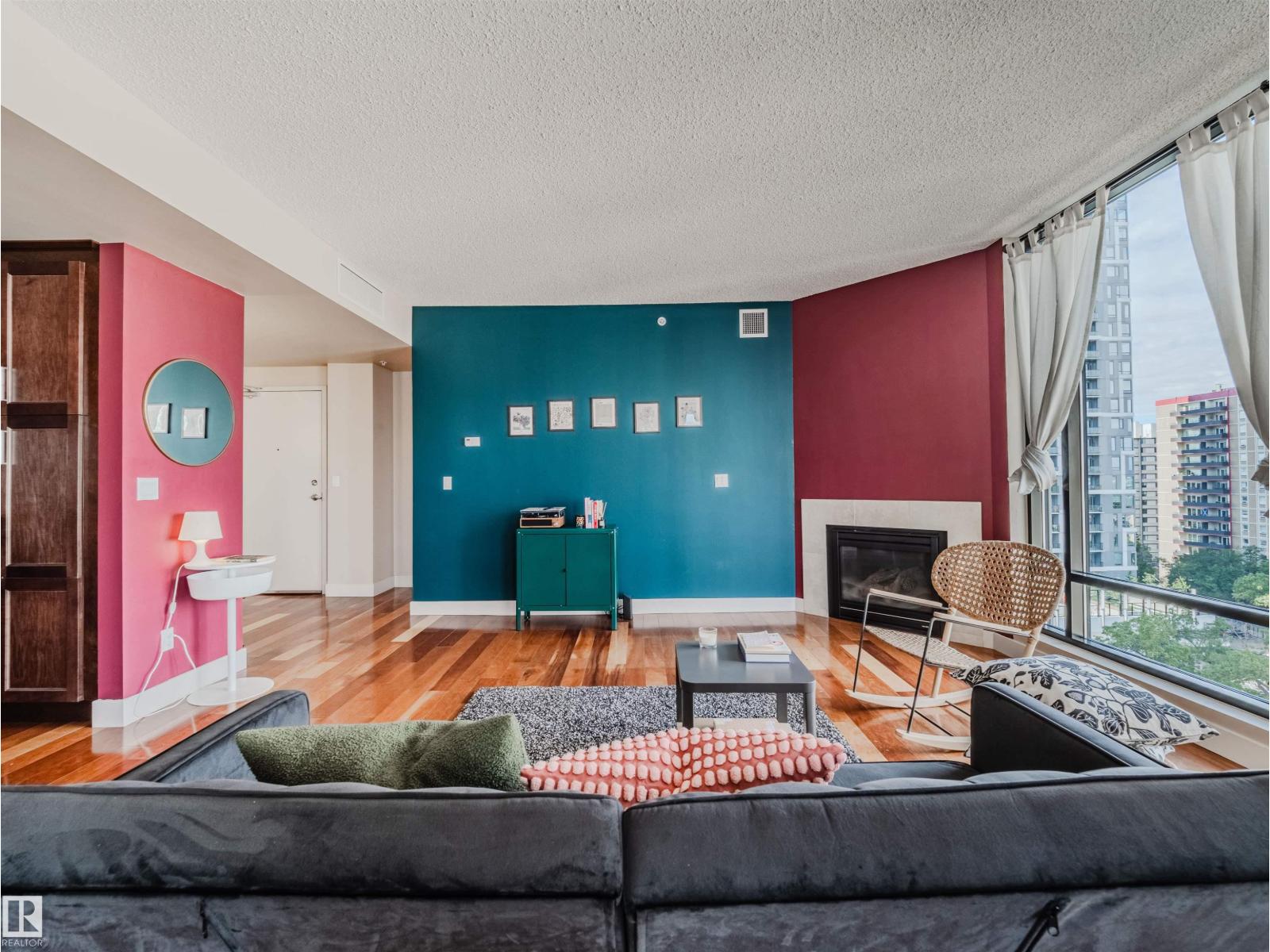 Photo 10 of 902 11933 Jasper Av Nw, Edmonton AB