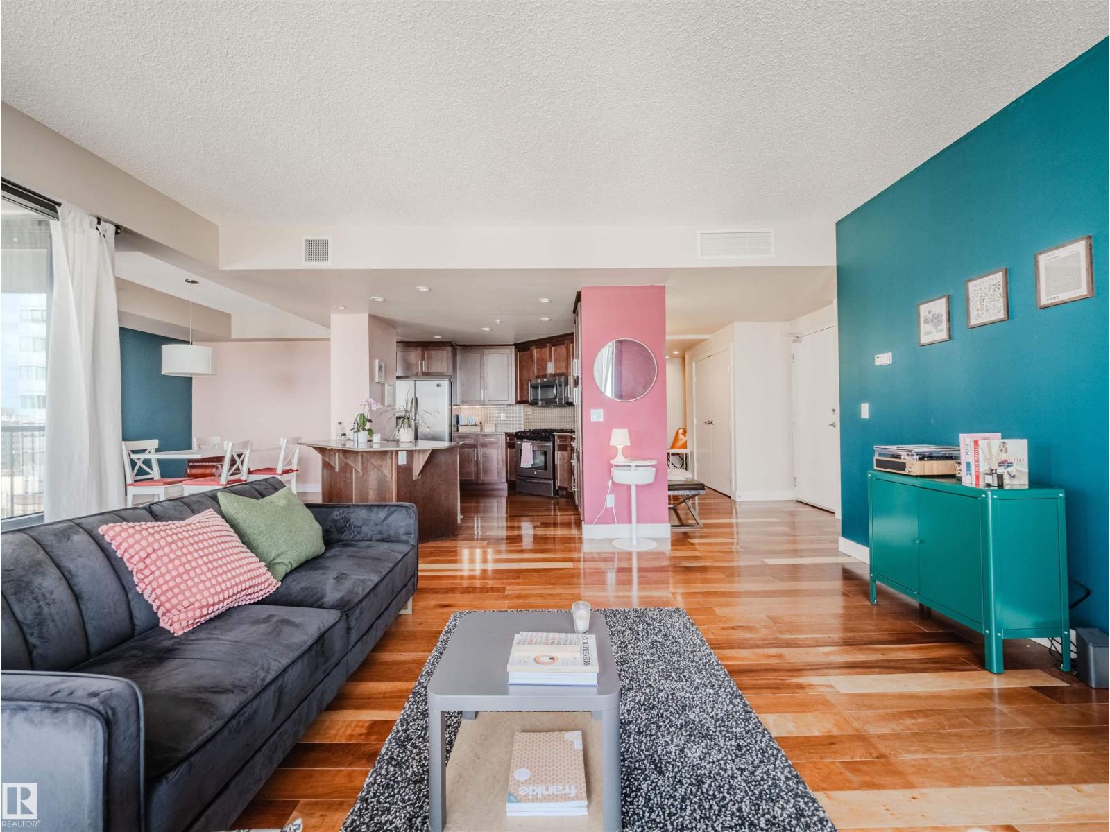 Photo 13 of 902 11933 Jasper Av Nw, Edmonton AB
