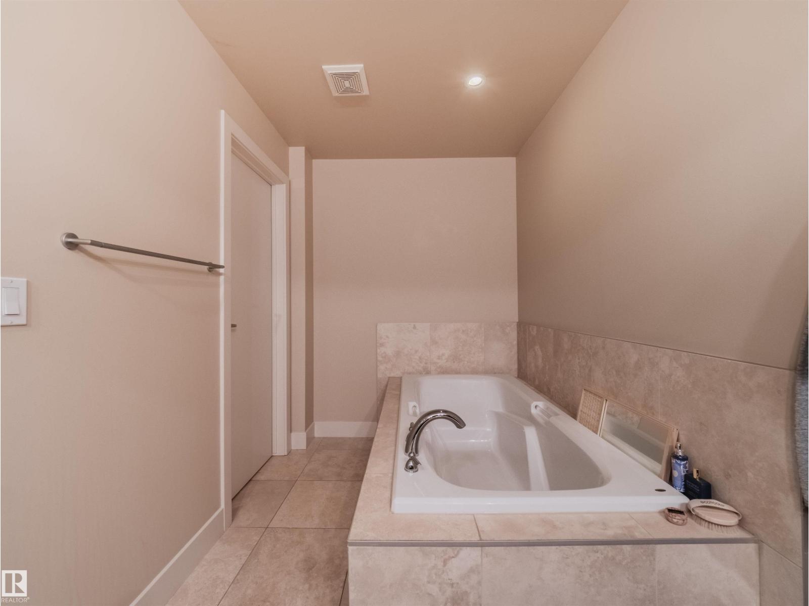 Photo 32 of 902 11933 Jasper Av Nw, Edmonton AB