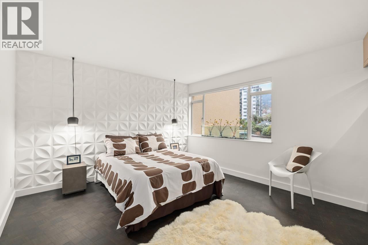 101 2135 ARGYLE AVENUE, West Vancouver
