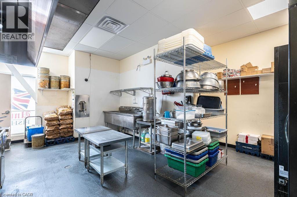 Photo 14 of 70 Livingston Avenue Unit 2, Grimsby ON
