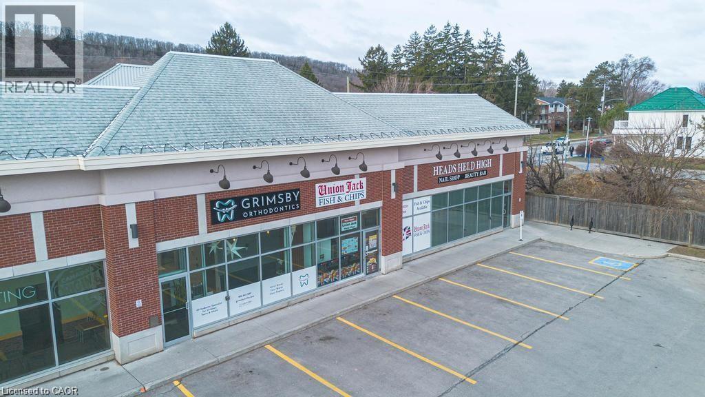Photo 28 of 70 Livingston Avenue Unit 2, Grimsby ON