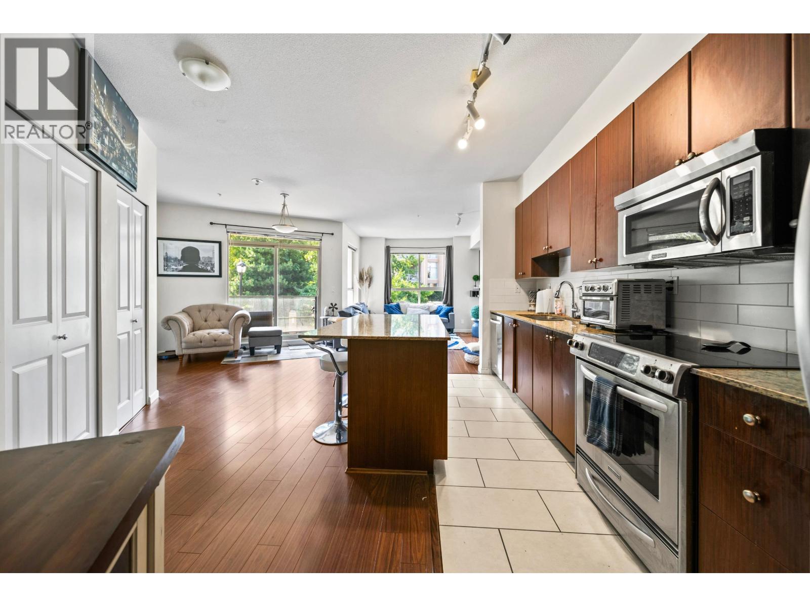 Photo 3 of 207 275 Ross Street, New Westminster BC