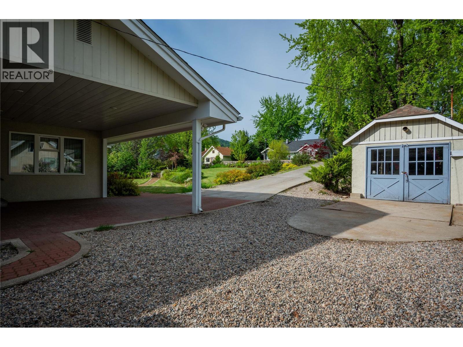 108 Ritchie Avenue, Trail