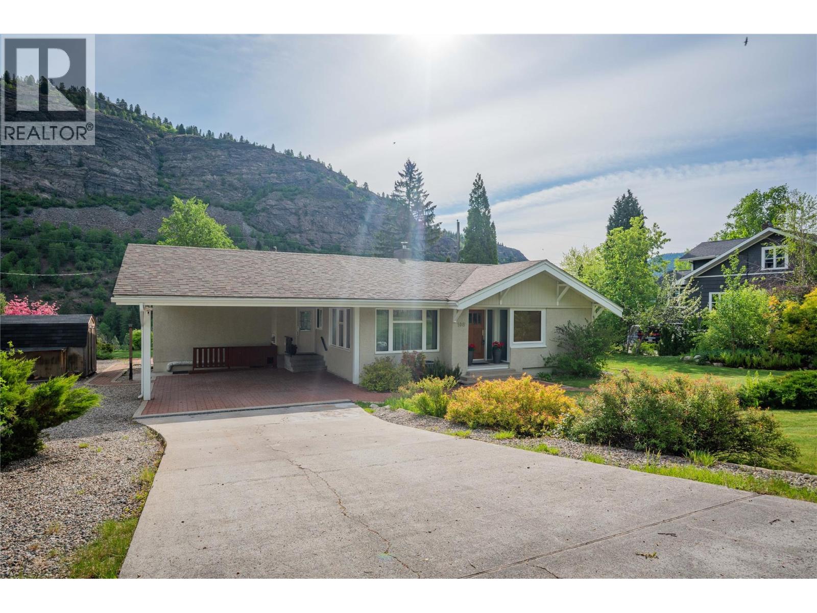 108 Ritchie Avenue, Trail