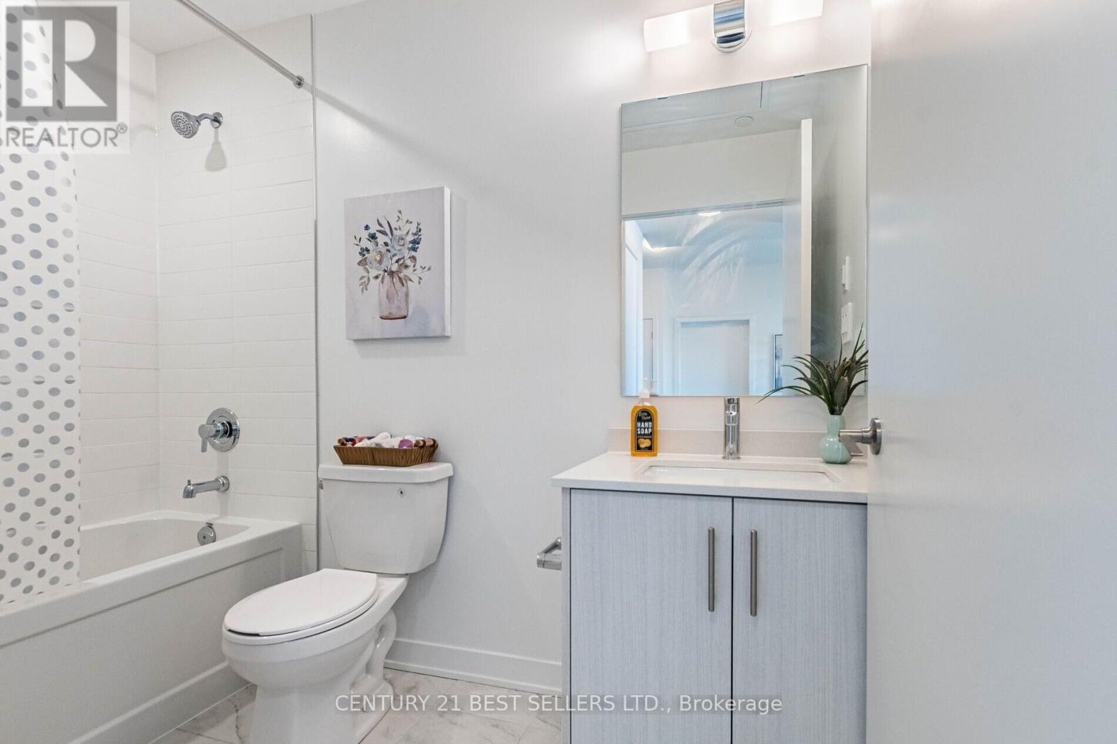 Photo 13 of 510 1440 Clarriage Court, Milton ON