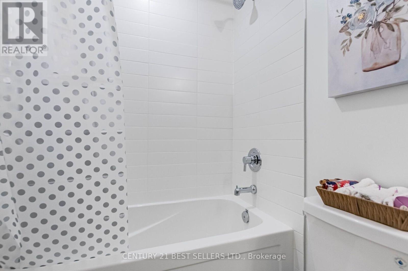 Photo 14 of 510 1440 Clarriage Court, Milton ON