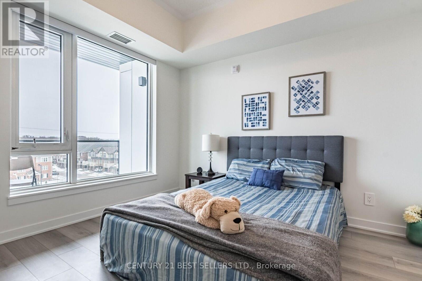Photo 16 of 510 1440 Clarriage Court, Milton ON