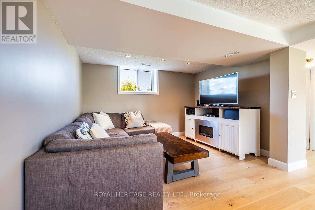 Photo 15 of 54 Champlain Boulevard, Kawartha Lakes ON