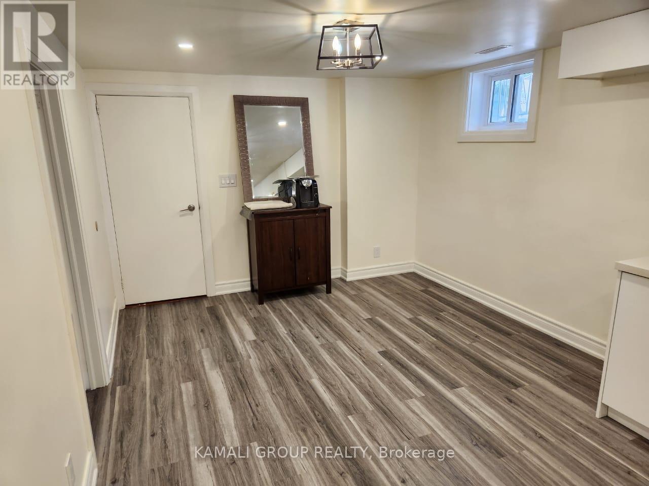 Photo 15 of Bsmt 16 Mosedale Crescent, Toronto ON