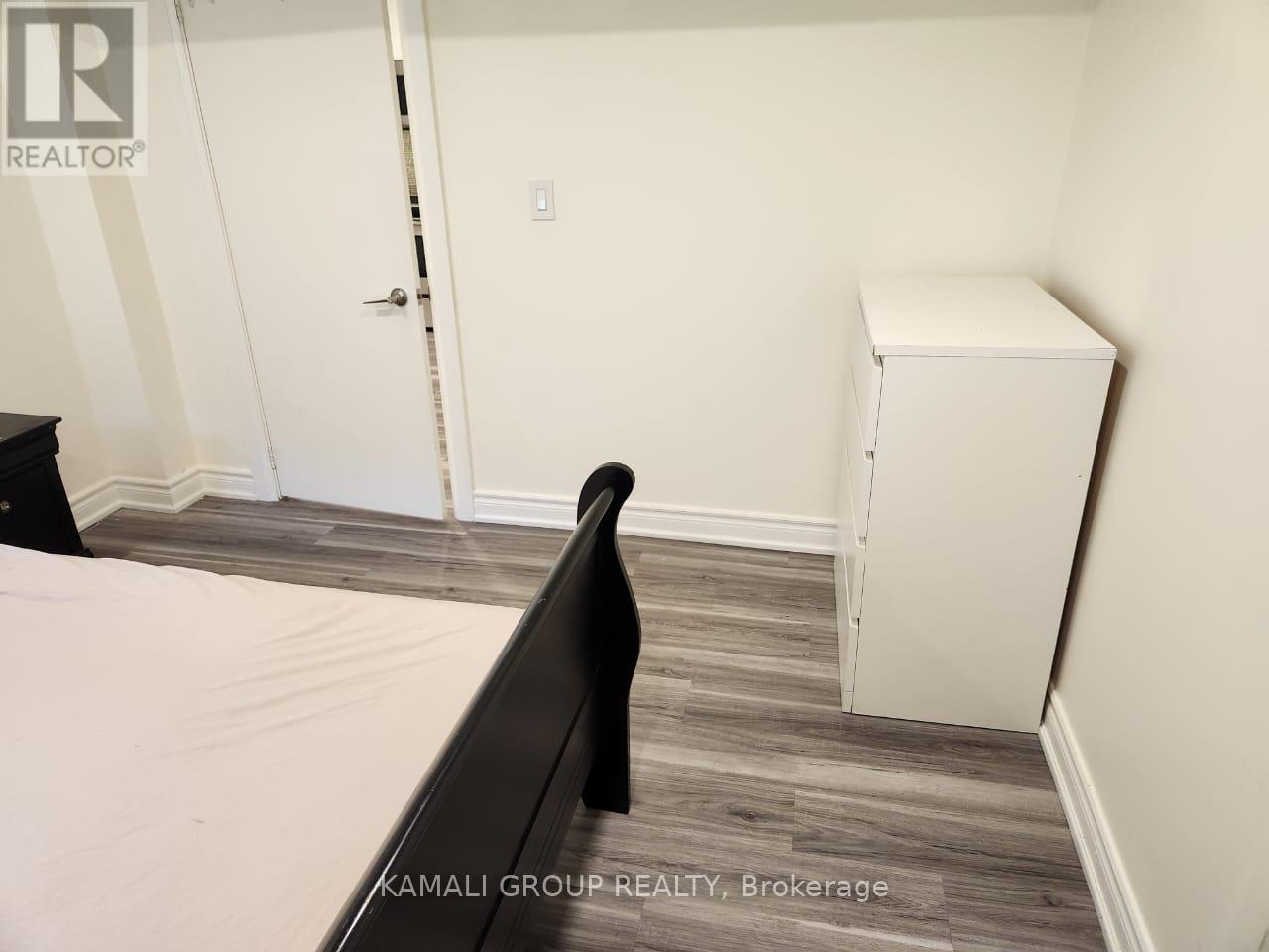 Photo 12 of Bsmt 16 Mosedale Crescent, Toronto ON