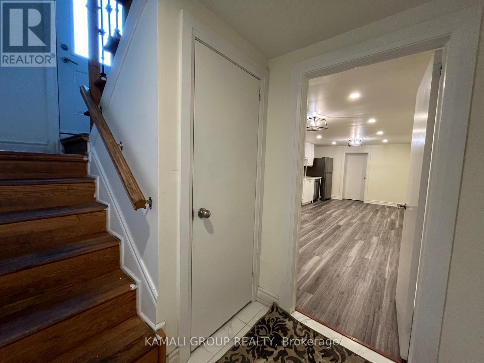 Photo 17 of Bsmt 16 Mosedale Crescent, Toronto ON