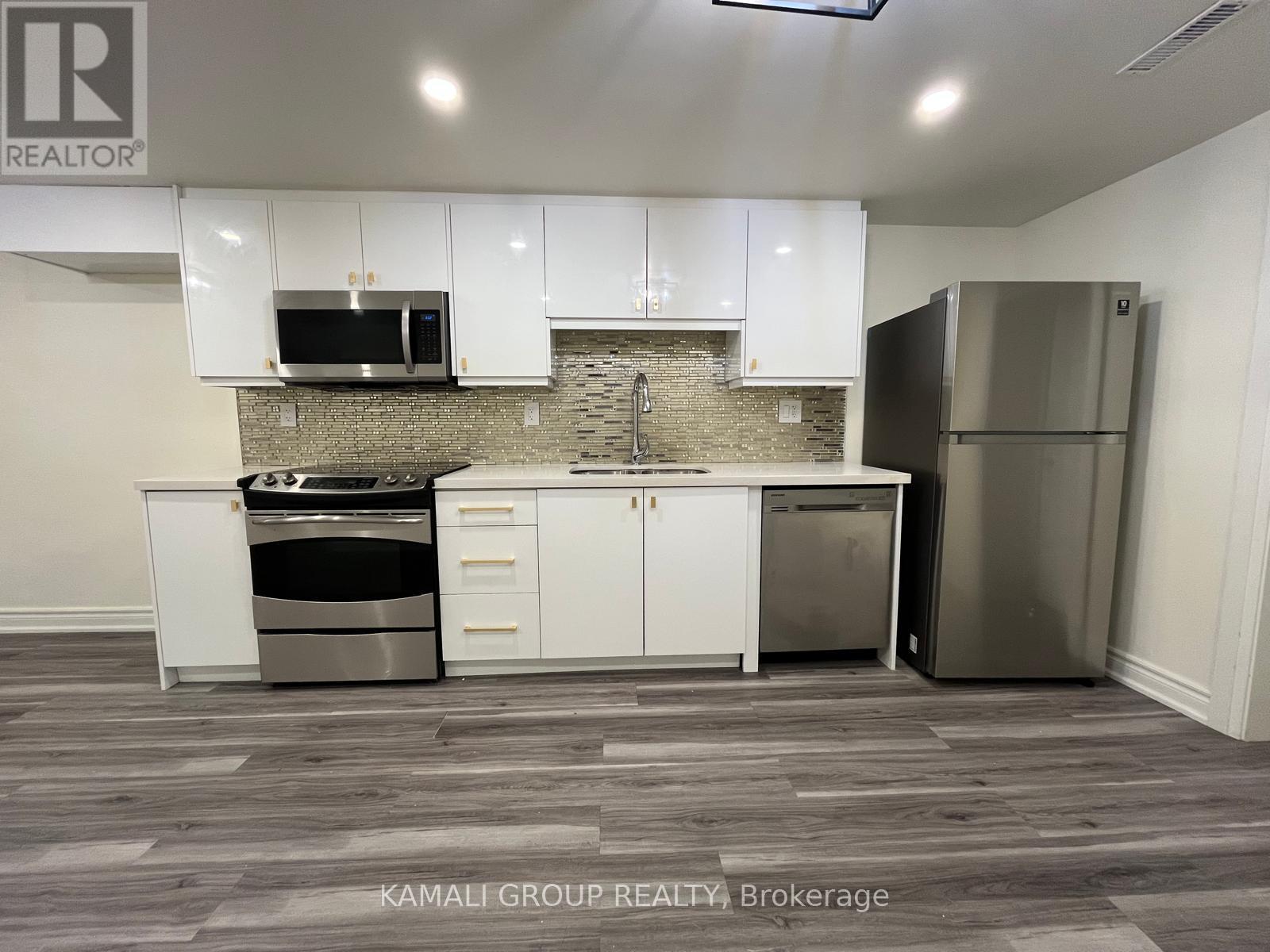 Photo 5 of Bsmt 16 Mosedale Crescent, Toronto ON