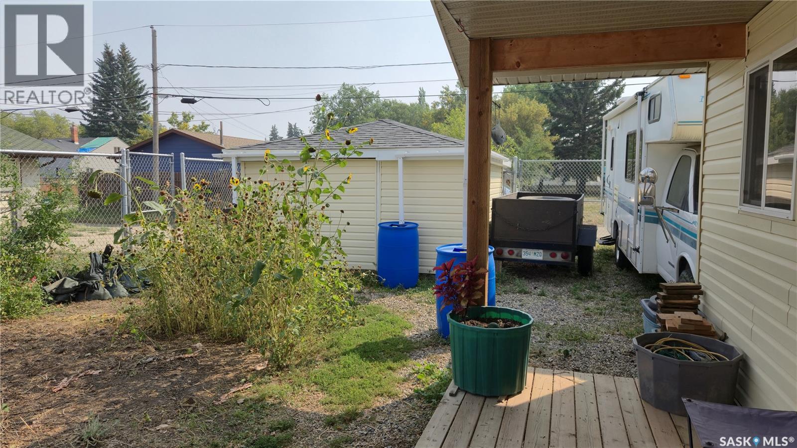 Photo 12 of 1005 Lillooet Street W, Moose Jaw SK